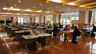 秩父宮記念市民会館で合同就職面接会 地元企業64社参加