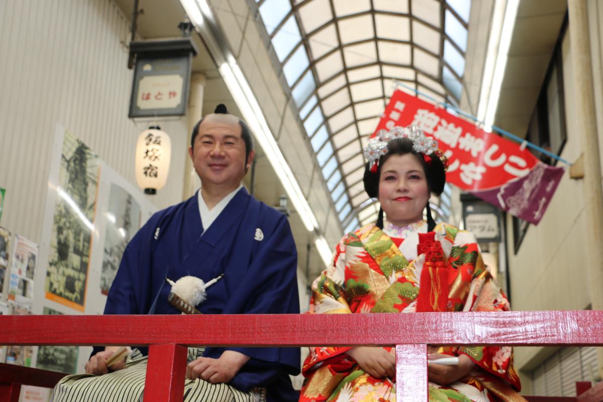 飯塚市中心商店街で「街道まつり」の去年の様子　豪華な時代仮装行列では市長が殿様に（写真提供＝飯塚観光協会）