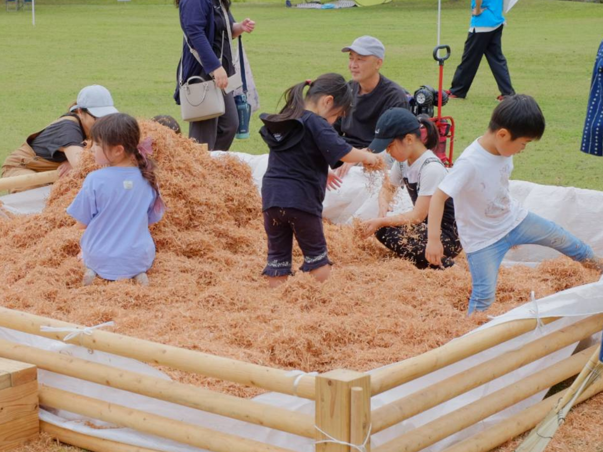 木を使った体験コーナー（写真提供＝嘉麻木育舎）