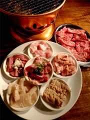 調布・仙川に「い志井」系列のホルモン焼き肉店　豊富なメニュー売りに