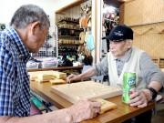 西調布将棋クラブの店主が100歳に　将棋に刺激、生き生きと暮らす日々