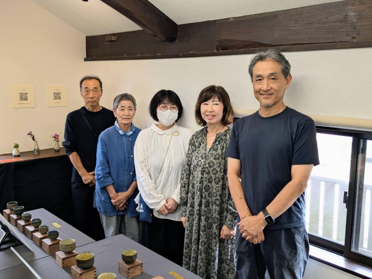 （右）北村さんとプロジェクトスタッフ