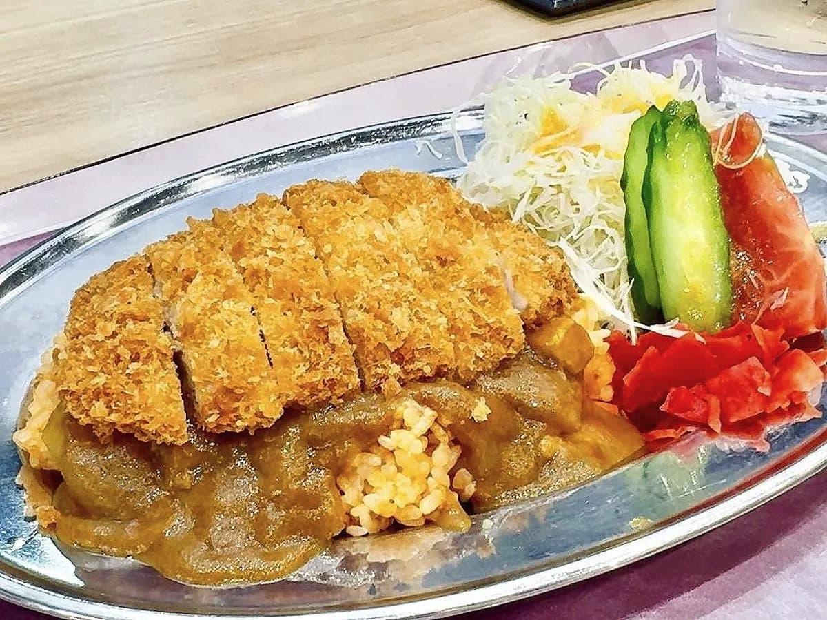 昭和時代のオープンカツを再現した「しゅしぇっとまるしぇ」のオープンカツ