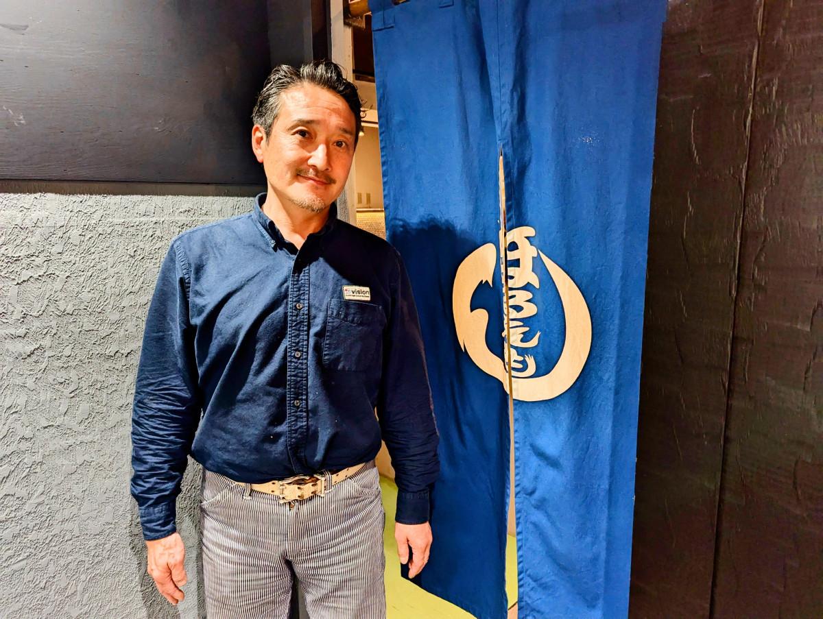 小岩店・篠崎店を手掛ける店主の寺口信男さん