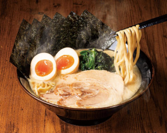西葛西駅前に家系ラーメン店「壱角家」　「油そば総本店」とのコラボ店