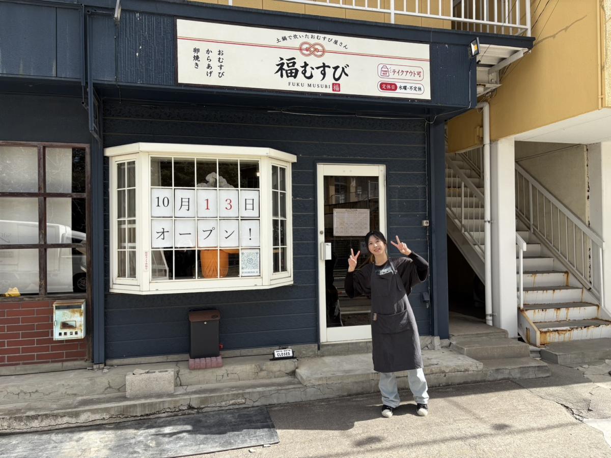 来店を呼びかける「福むすび」店主の斎藤萌さん