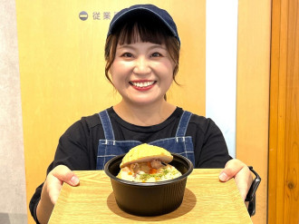 八戸の「かぶーにゃ」で青森産魚介のクラムチャウダー 冬の蕪島観光の名物に