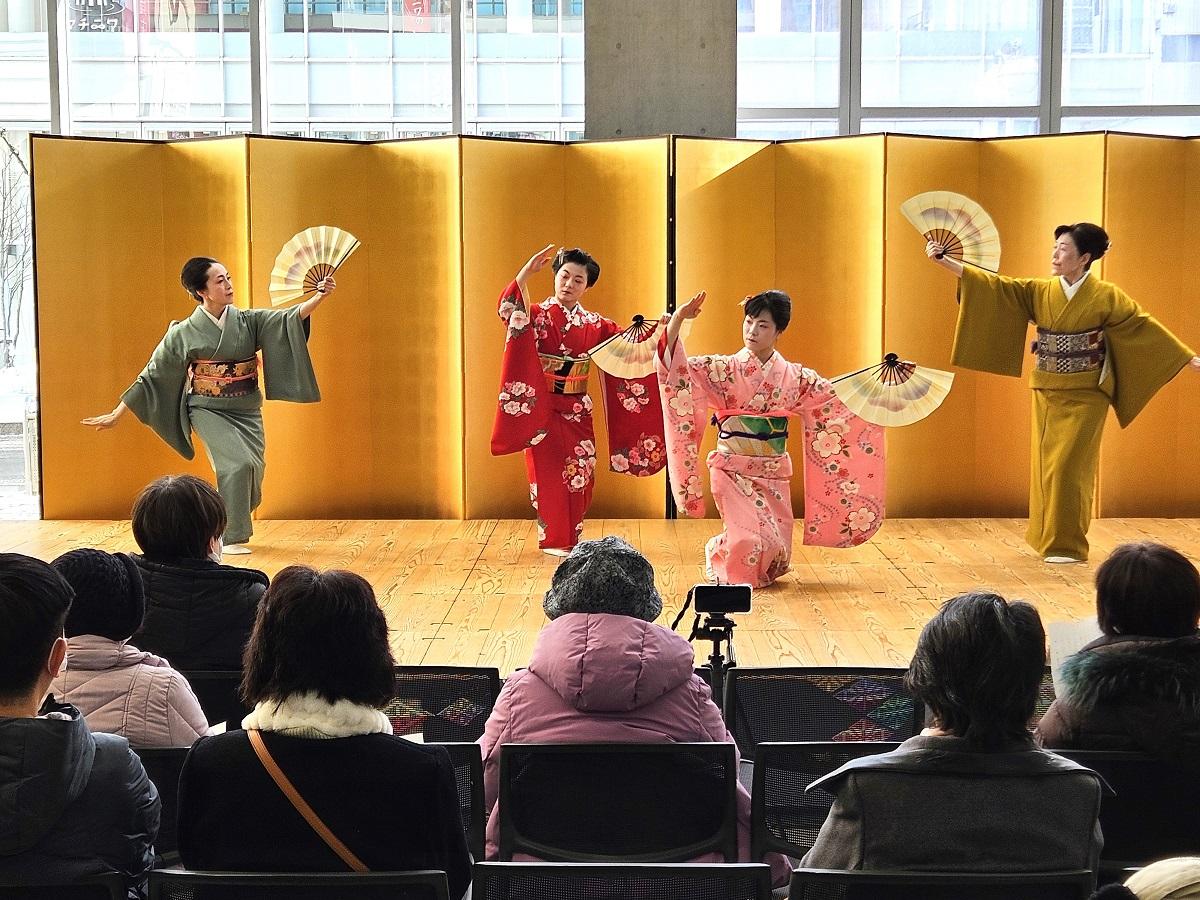 家族3世代で披露した「蓬莱」