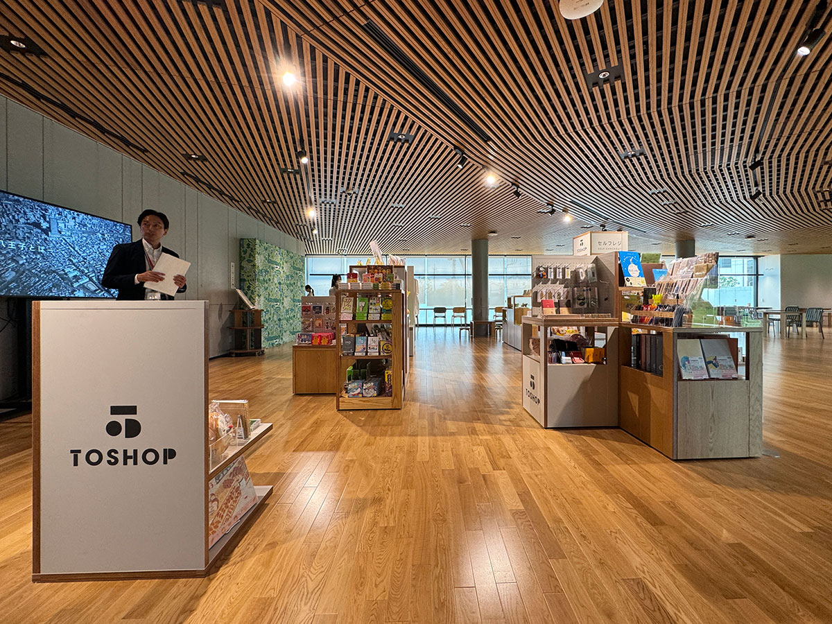 オリジナルグッズなどを販売するショップ「TOSHOP(トショップ)」