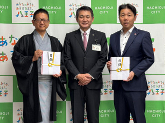 東京八王子ビートレインズが八王子市に寄付　ホーム戦会場の大型映像設置で