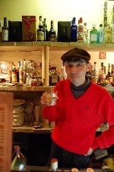 「BAR MOVE」オーナーの国分さん