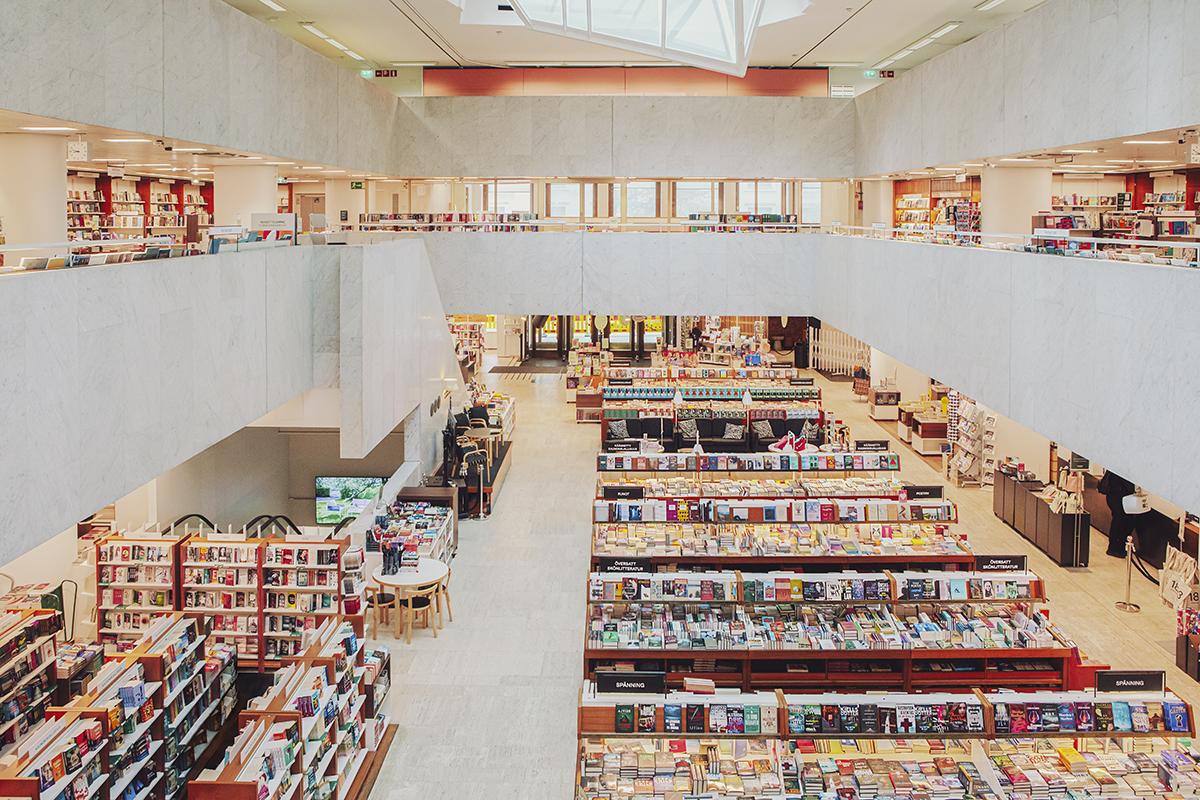 アカデミア書店 %copy; Akateeminen Kirjakauppa／Sabrina Bqain