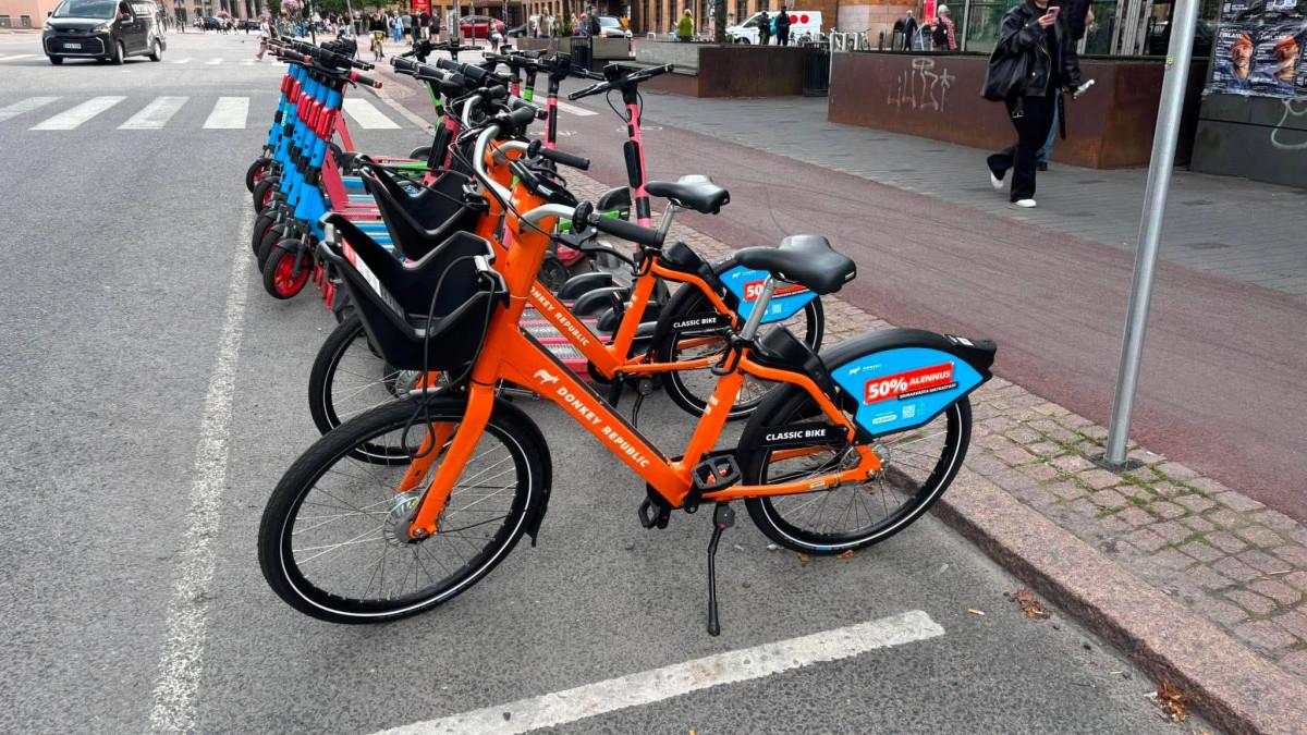 街中に設置されたDonkey Republicの自転車