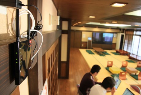 飛騨市神岡町の「船津座」ではイベントを契機に施設をWi-Fiフリースポット化する