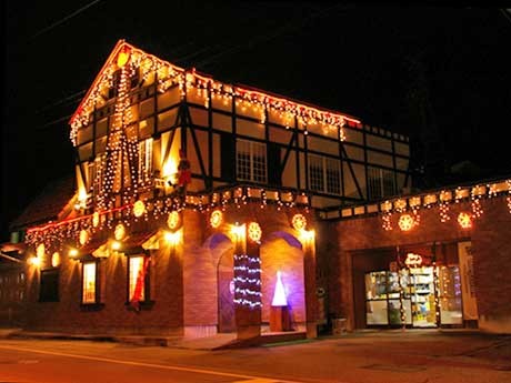 坂本酒店のイルミネーションは2月末まで点灯する予定