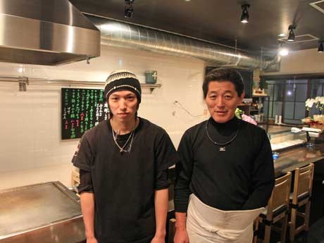 写真右から千原正明さん・和也さん。