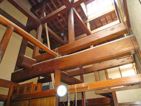 国重文「松本家住宅」(高山市上川原町)の梁(はり)天井