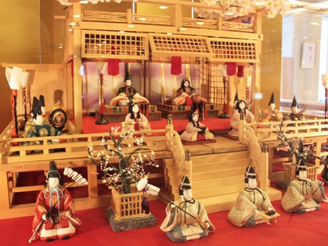 高山グリーンホテルに展示中のひな飾り