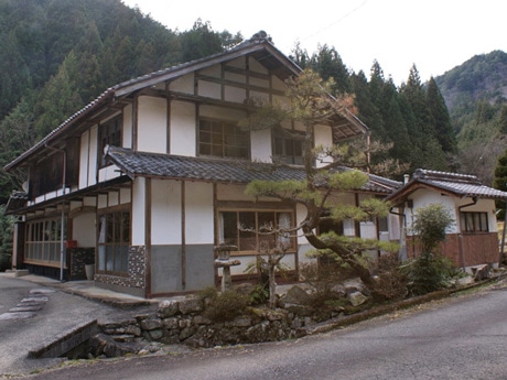 飛騨金山登路瀬学校校舎