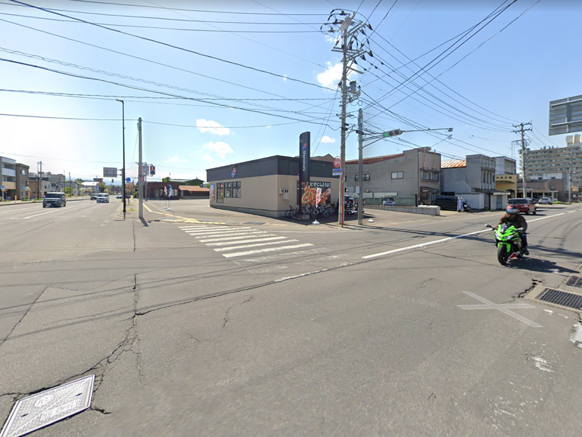 ドミノピザ弘前松森町店のある松森町交差点