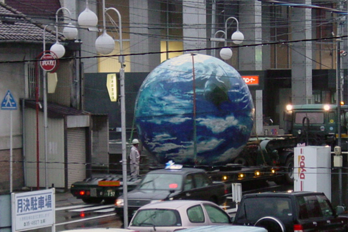 作業は深夜から行われたが出勤時間まで延びてしまった（写真提供＝ツシマ理容室）