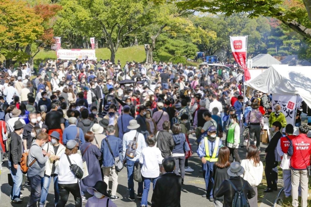 例年多くの来場者でにぎわう「ひろしまフードフェスティバル」。写真は過去の様子