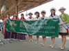 広島・宮島口に豪華寝台列車「瑞風」 約500人が出迎え、県内観光レディも