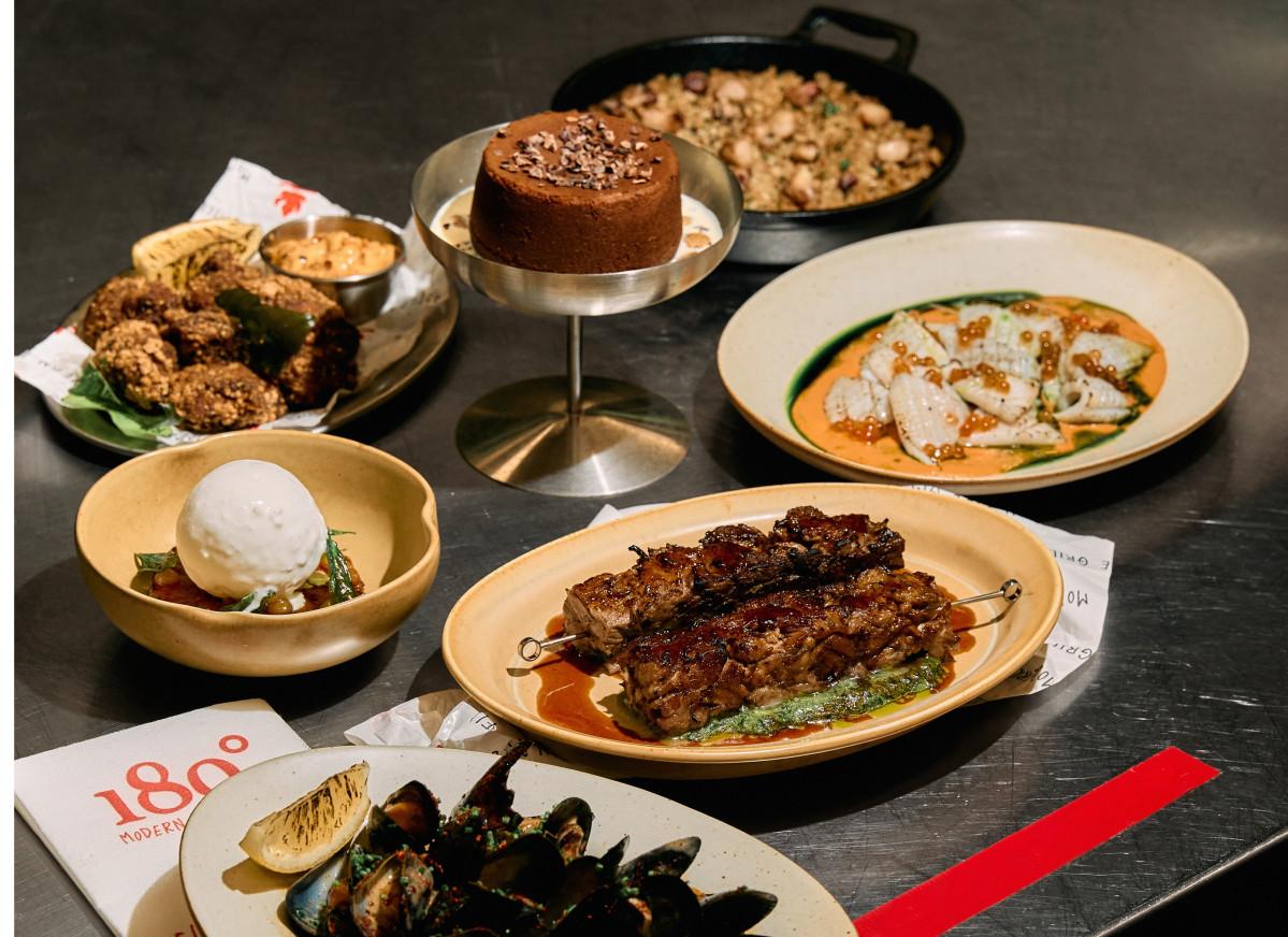 グリル料理に主眼を置いた「180°Modern Fire Grill」