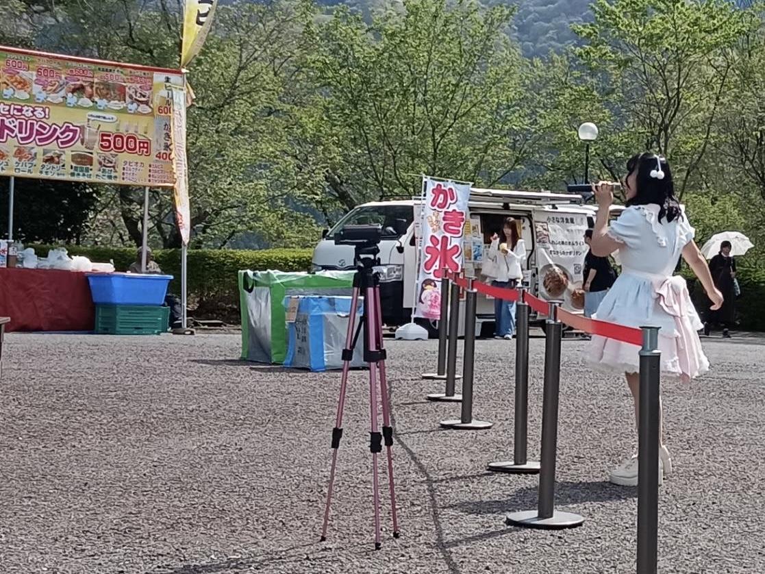 「春まつりin城峯公園」でライブを行った「ふわふわガールNami」さん
