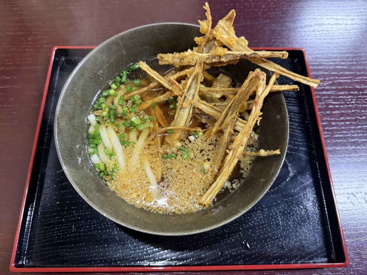 だしにこだわったという「ごぼう天うどん」
