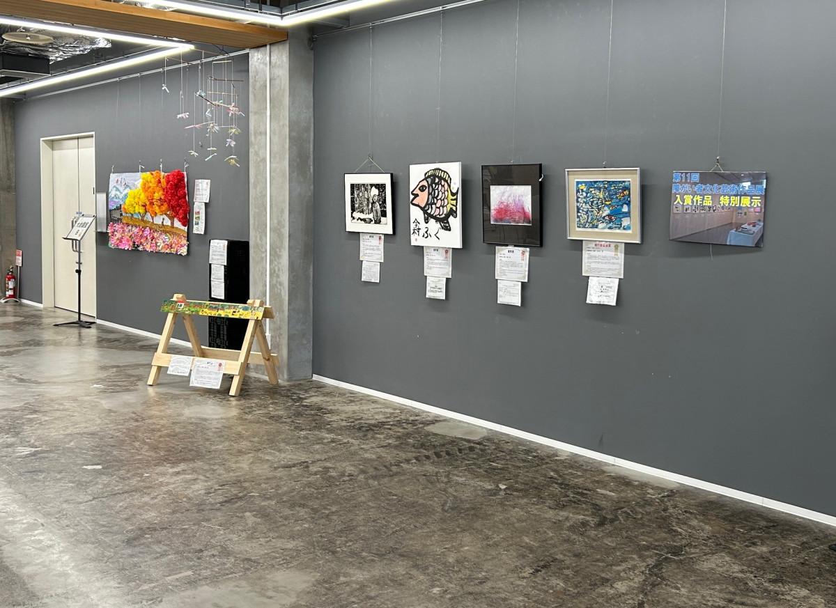 入賞作品を展示中