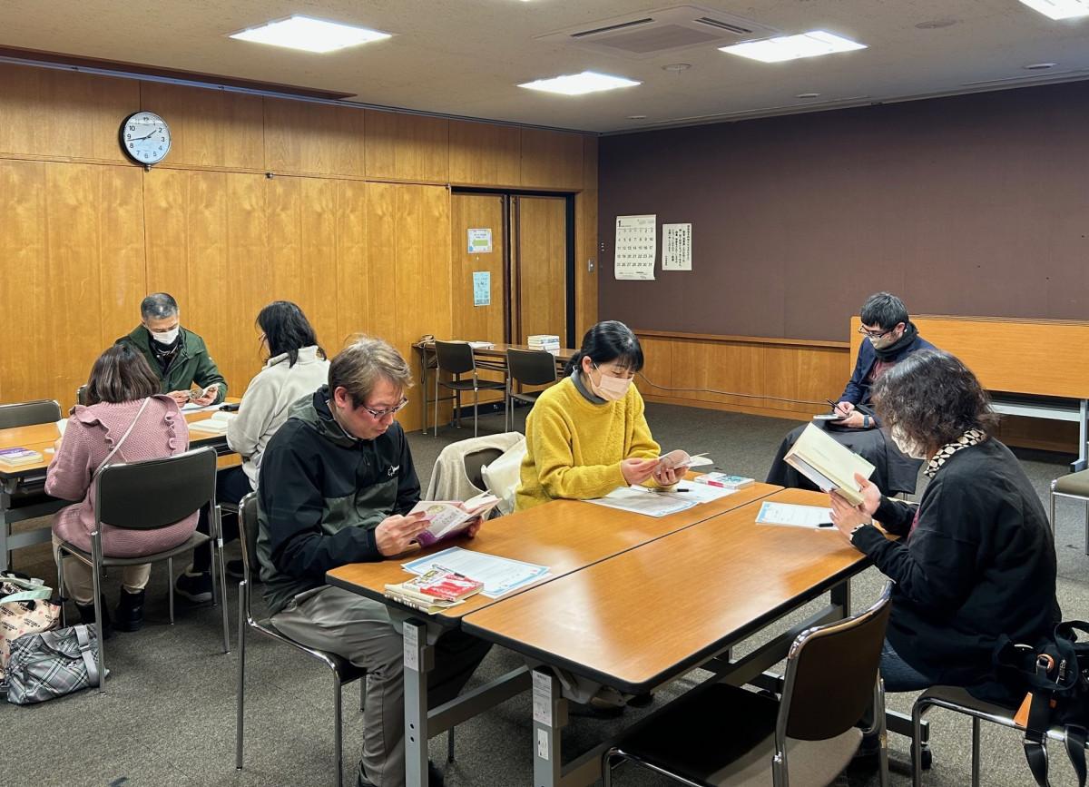 味見読書中の参加者