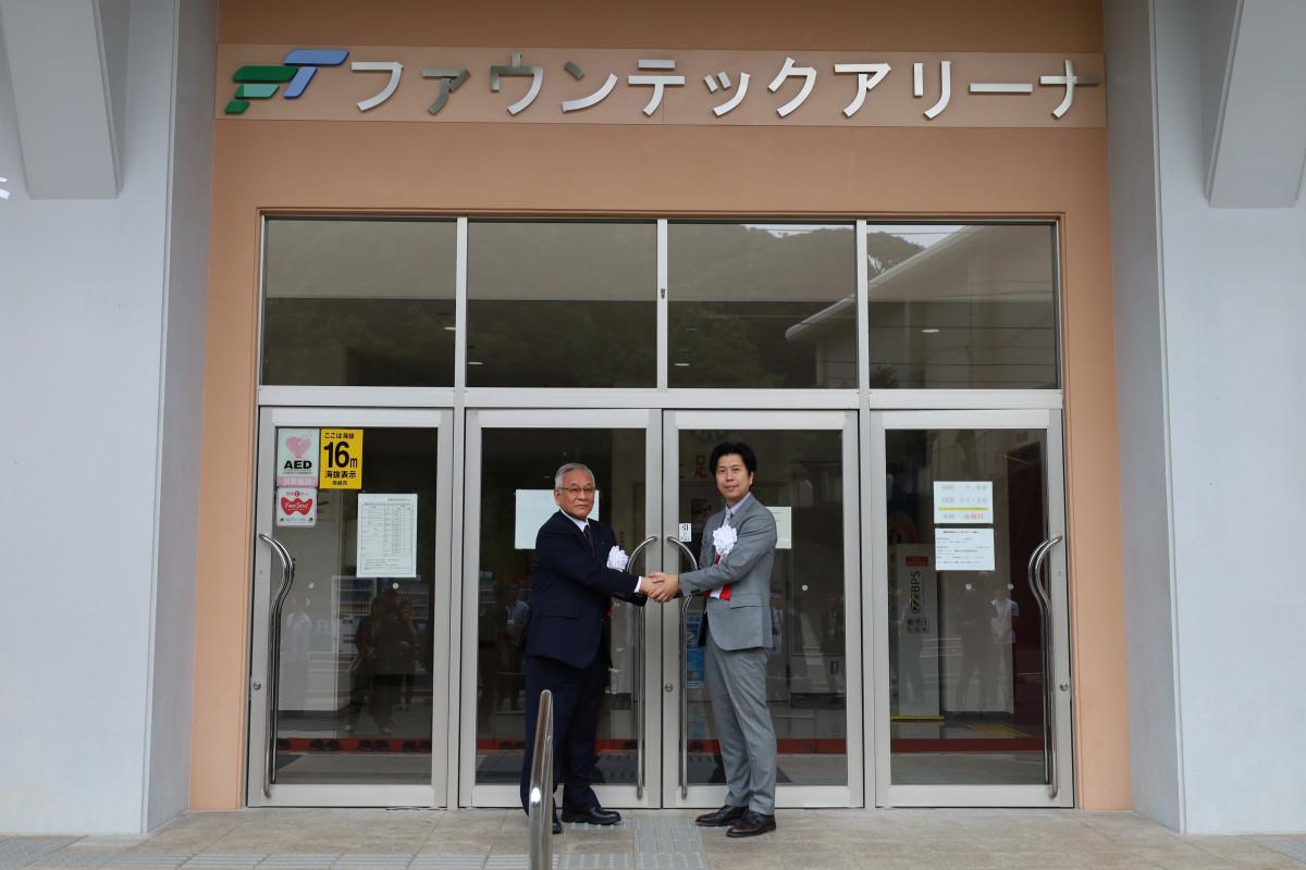 除幕式の様子（写真提供＝壱岐市地域振興部文化スポーツ振興課）