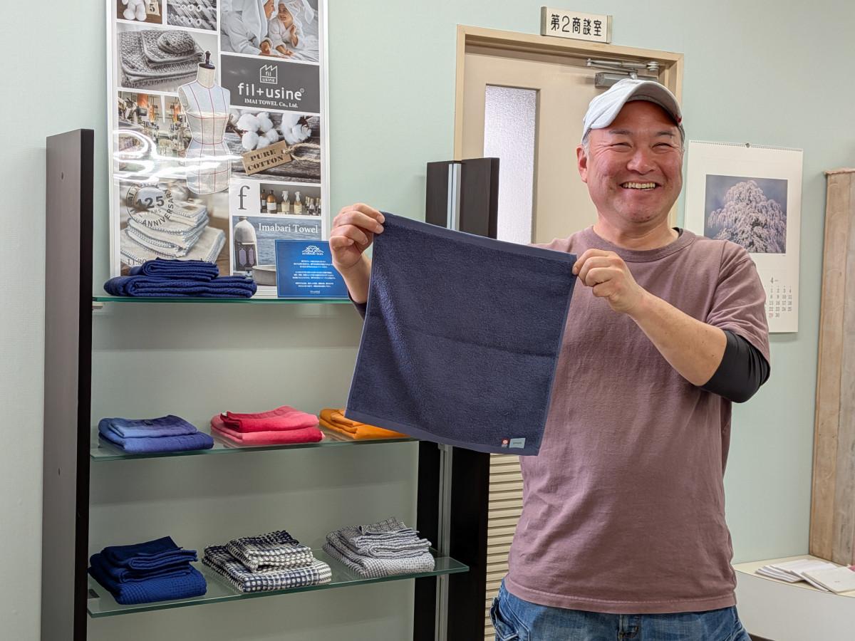 中止が発表された「今治タオルフェア」を受け、地元タオルメーカーとコラボした「タオルフェア」を「八幡倉庫」（今治市玉川町八幡）で4月26日に同時開催する。