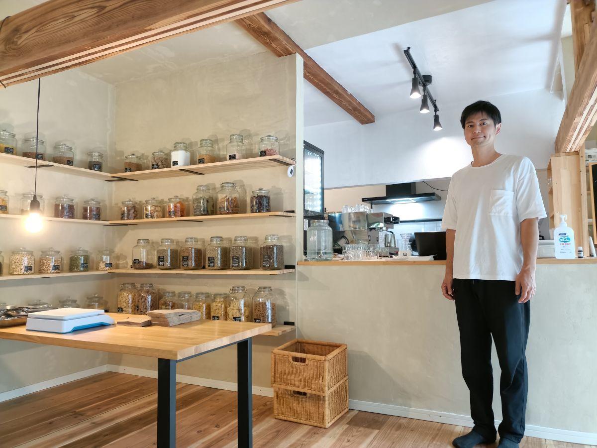 店主の高橋寛充さん