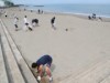 ハッシュタグ「#二見浦ビーチクリーン大作戦」で呼びかけ二見中卒業生らが浜掃除