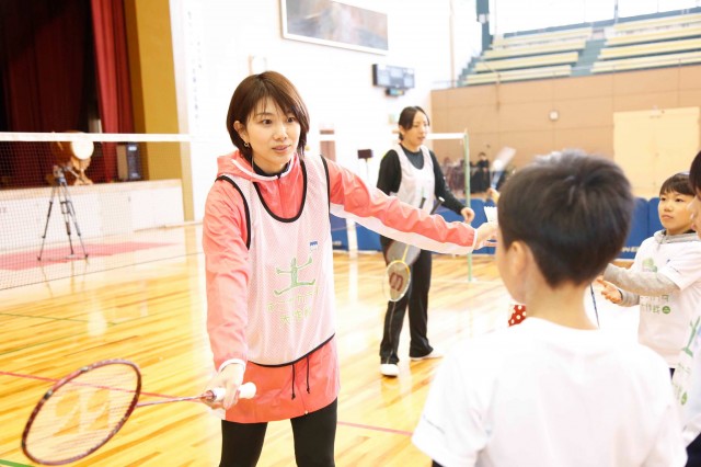 石巻で すこやかカラダ大作戦 潮田玲子さん 福田正博さんらが指導 写真ニュース 石巻経済新聞 石巻で すこやかカラダ大作戦 潮田玲子さん 福田正博さんらが指導 写真ニュース 石巻経済新聞