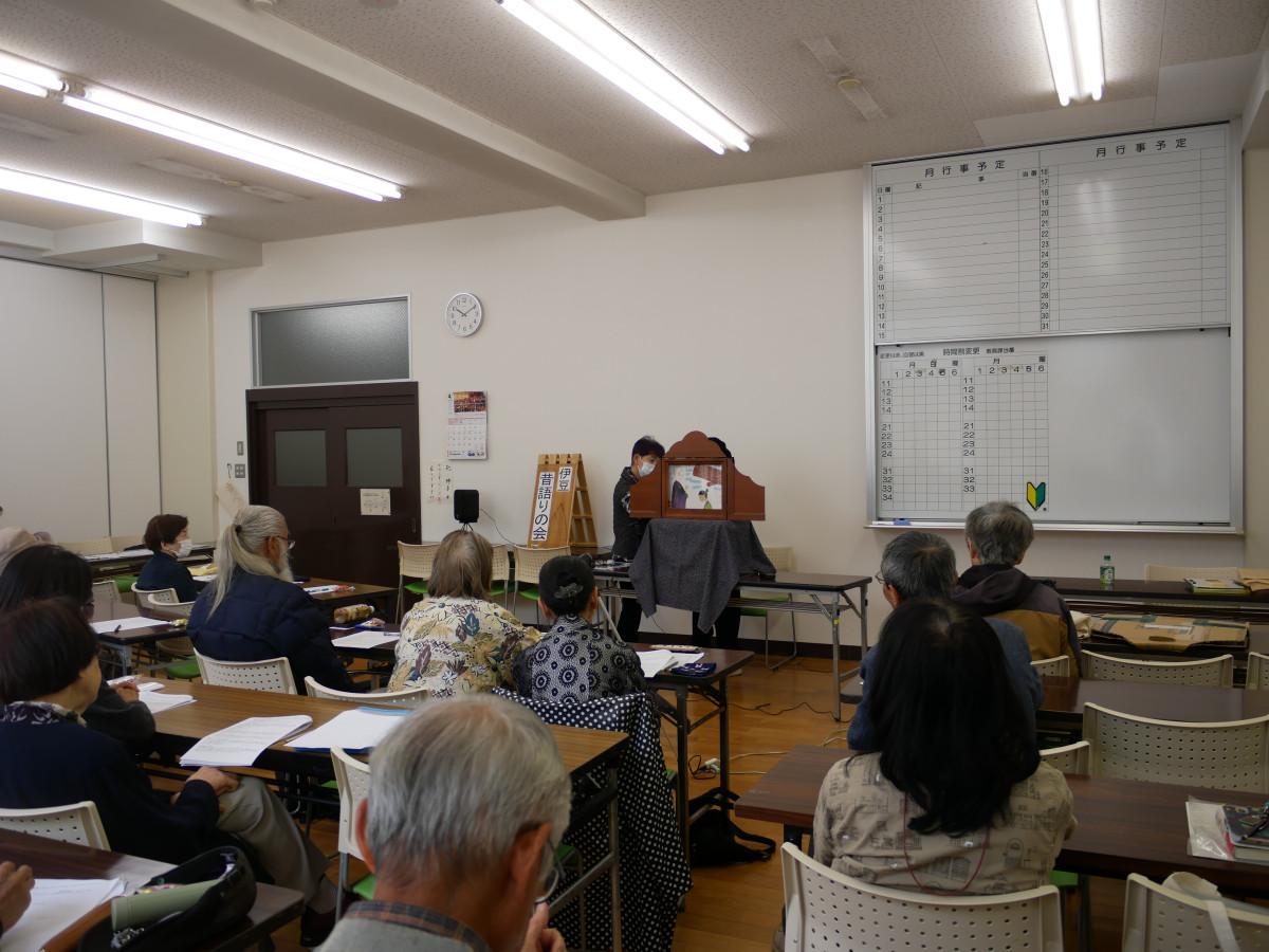 大仁くぬぎ会館で行われた昔語りの会