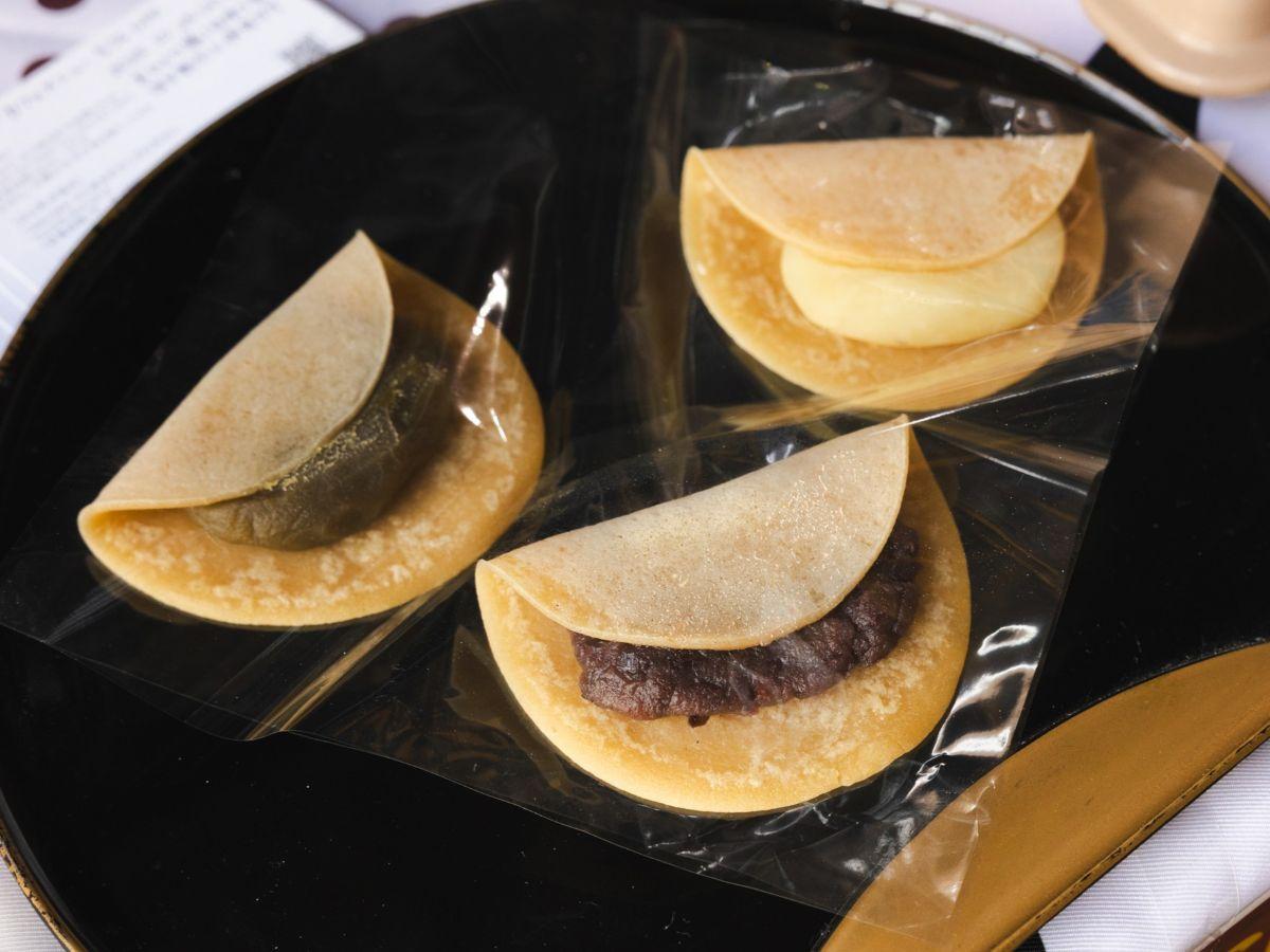 「あんの真田 真田製あん」が「なかざき生菓子店」とコラボした「あん巻き」（写真提供＝カナザワあんこ市実行委員会）
