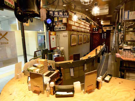 「神田鐵道倶楽部」店内