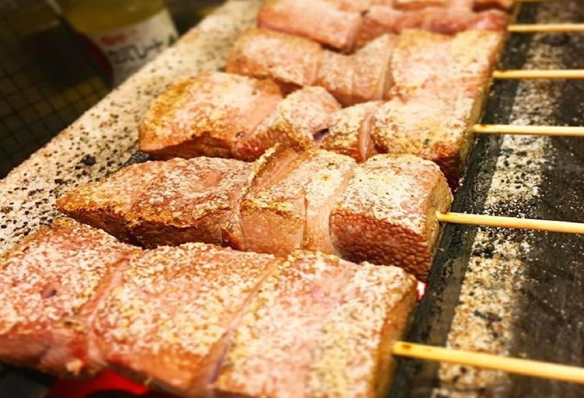 もつ焼き店「富士屋」の串焼き