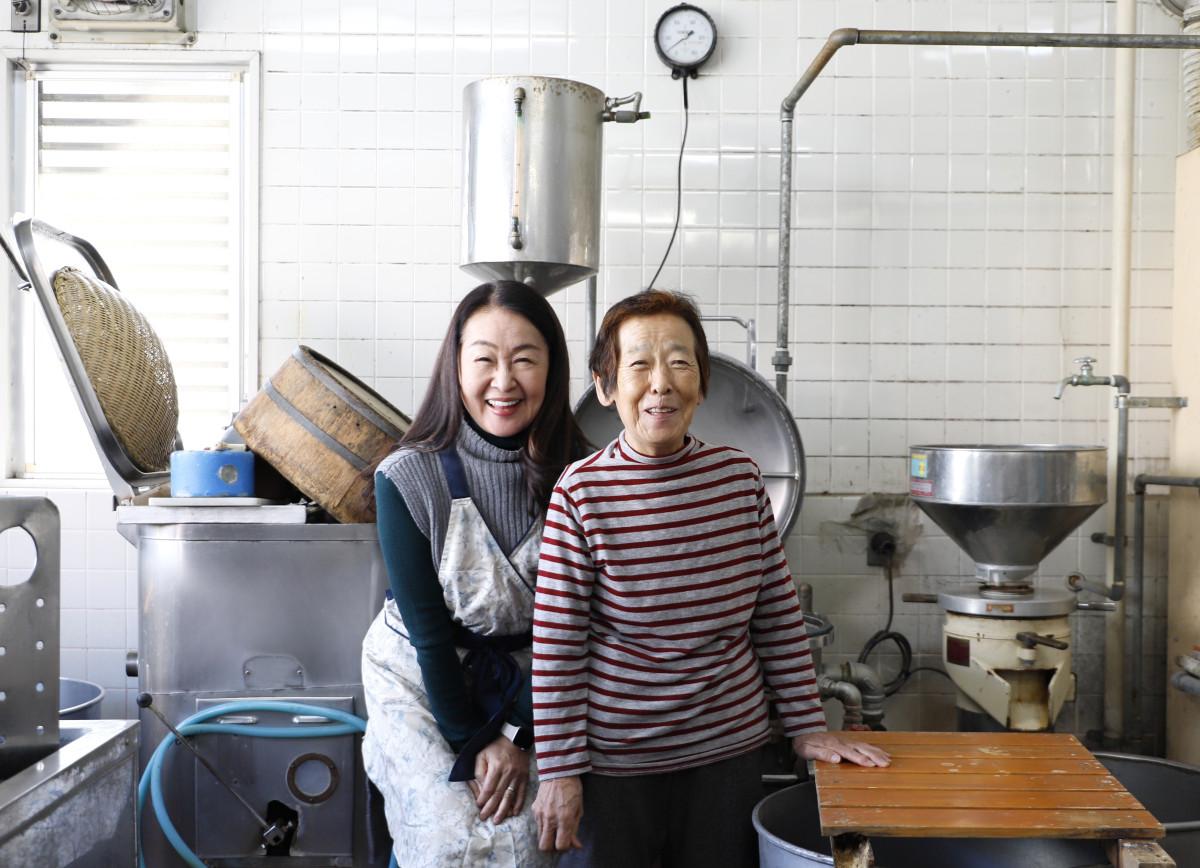 （左から）寺田久美子さん、木田みつこさん