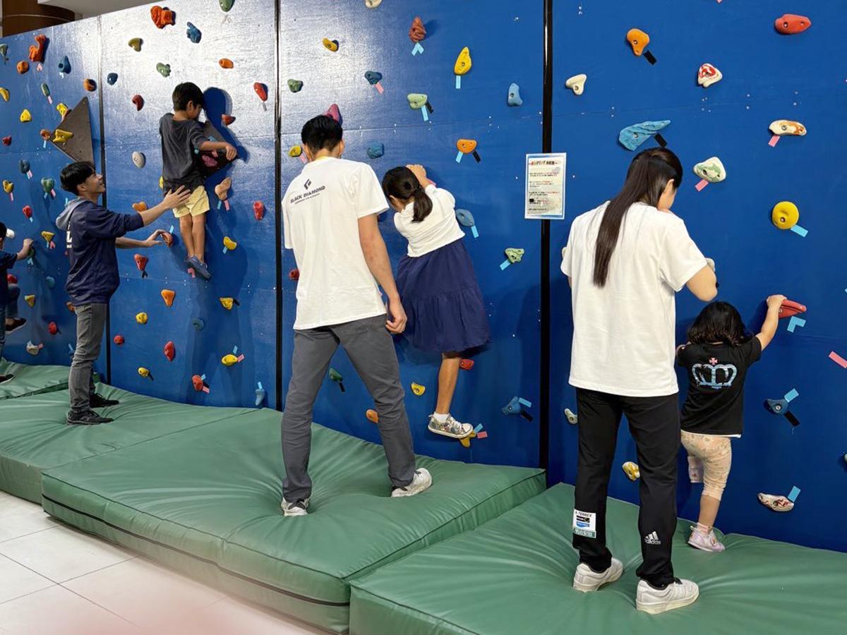 昨年開催されたスポーツクライミング体験の様子(写真提供=コミー)