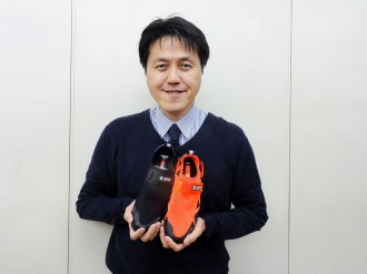 神戸発コンパクト防災シューズが「グッドデザイン賞」受賞 記念で新機能も