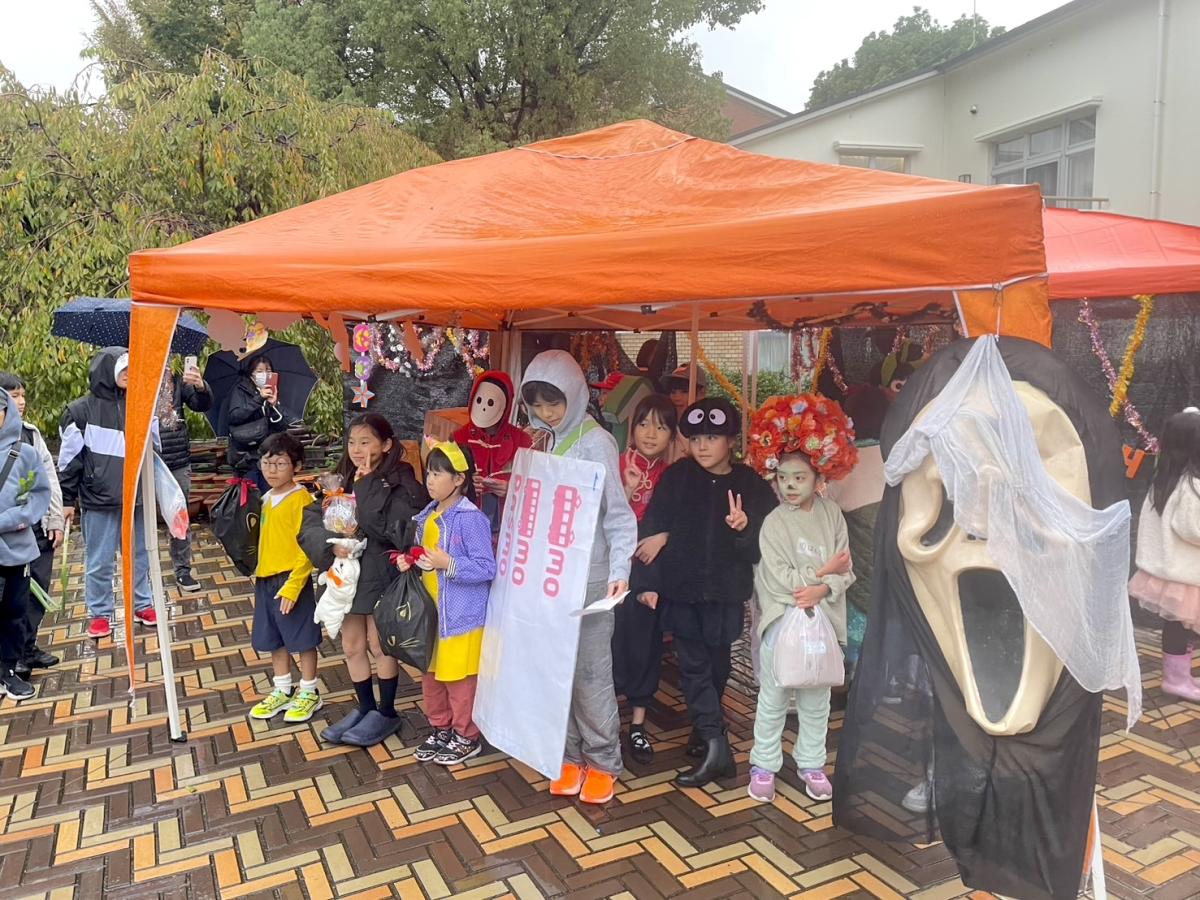 これまでのハロウィーン大仮装大会の様子（写真提供＝えだきん商店会）