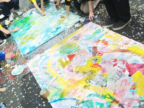 アートイベントで完成した作品。爽やかな色
