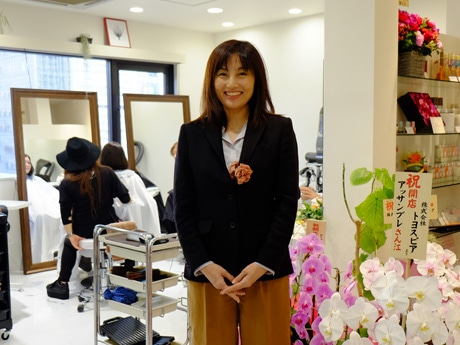 オーナーでネイリストの森岡小夜さん。日本ネイリスト協会の検定に沿ったセミナーも開いている