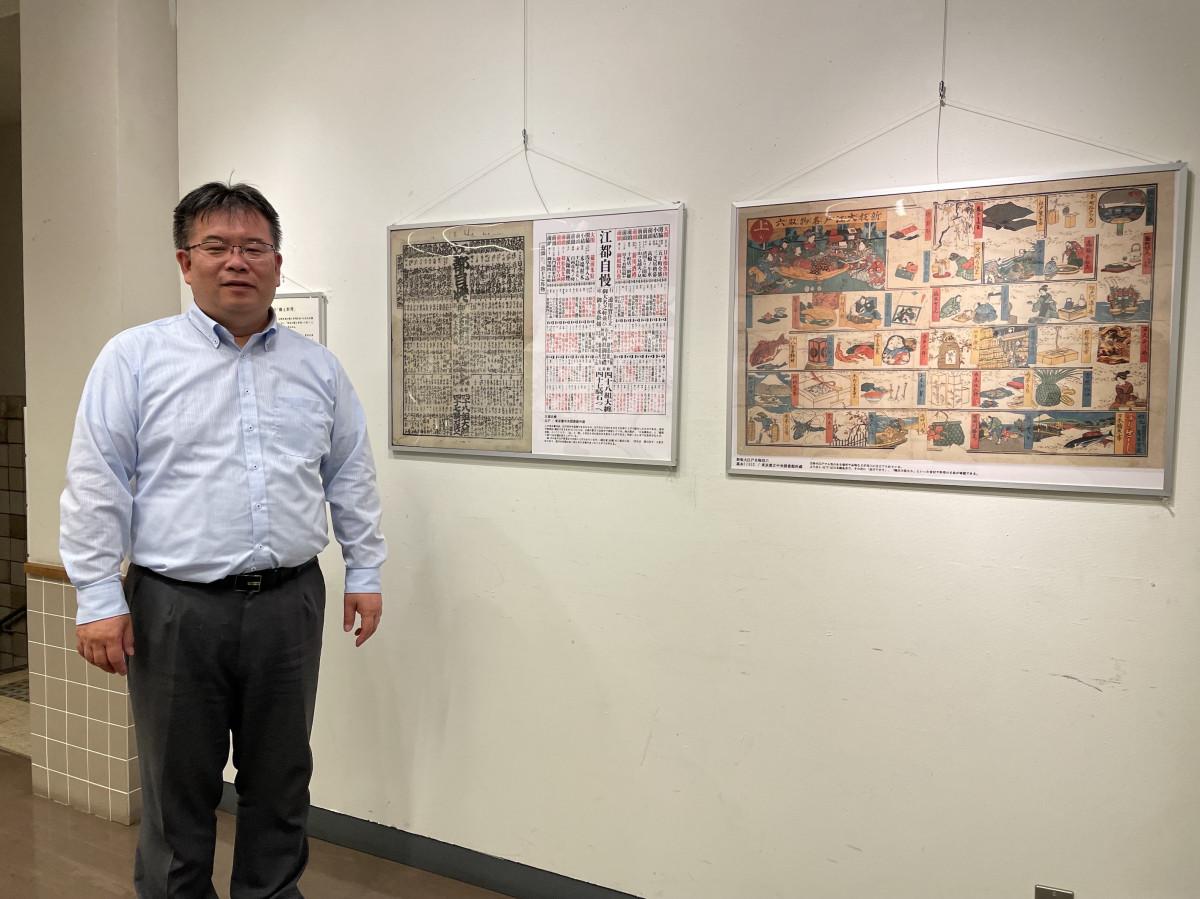 深川東京モダン館副館長の龍澤潤さん(同館2階の展示会場にて)