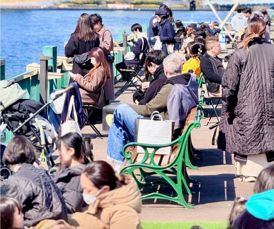 水辺でお気に入りのコーヒーを味わう休日（写真提供＝隅田川マルシェ）
