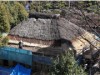 江東「旧大石家住宅」でかやぶき屋根ふき替え